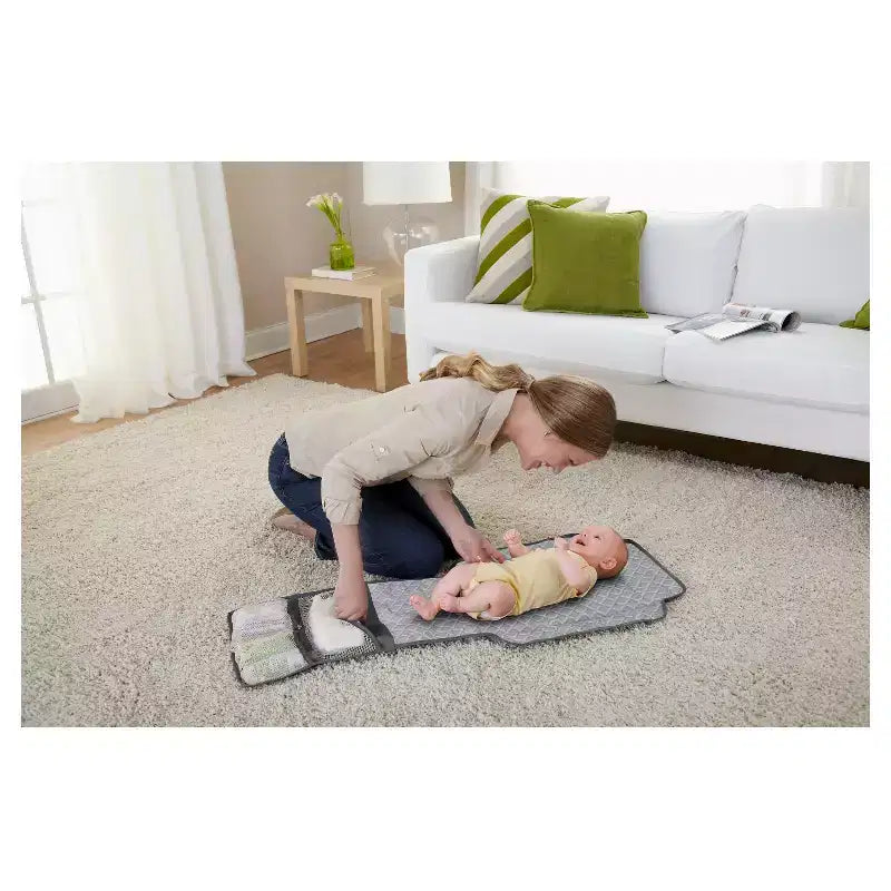 Graco Parc Pack 'n Play Change 'n Carry - Manor : Roues Verrouillables, Table à Langer, Mobile Musical, Sac de Transport