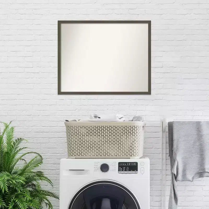Miroir mural de salle de bain en bois gris argile Svelte non biseauté de 30 po x 24 po - Amanti Art