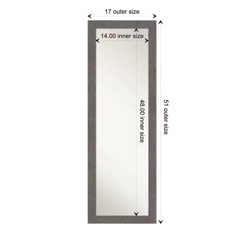 Miroir de porte étroit rustique gris à planches non biseautées de 18 po x 52 po - Amanti Art