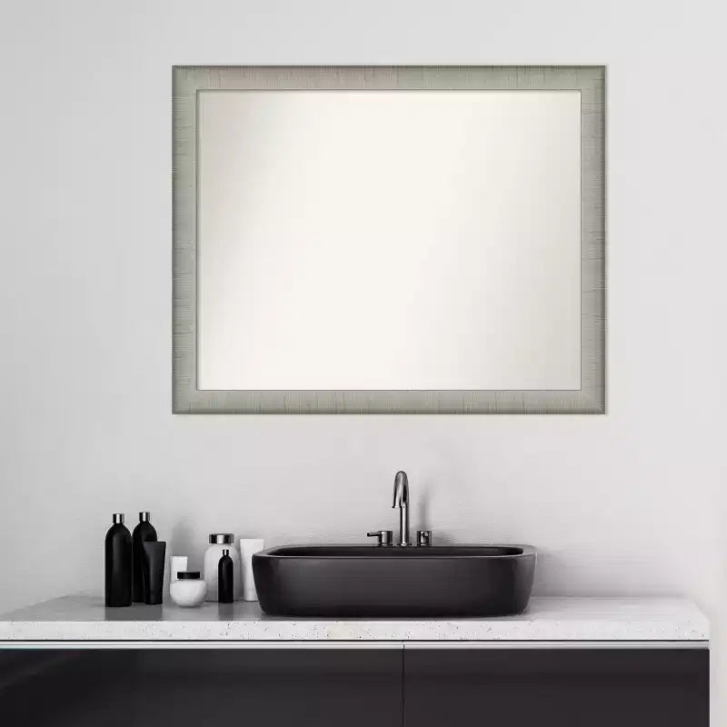 Miroir mural non biseauté 31 po x 25 po en étain brossé, décoration de coiffeuse moderne - Amanti Art