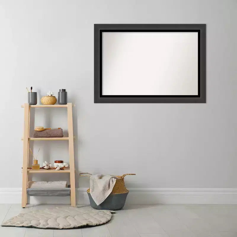 Miroir mural de salle de bain noir tuxedo sans biseau 41" x 29" - Amanti Art : Rectangulaire moderne, cadre en polystyrène, à fixer au mur