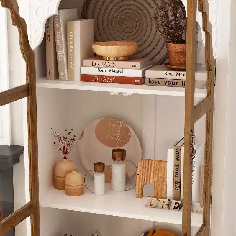 Famapy Meuble de rangement vertical blanc, motif gaufré, portes vitrées arquées, étagères, vitrine, meuble de cuisine, meuble d'appoint.