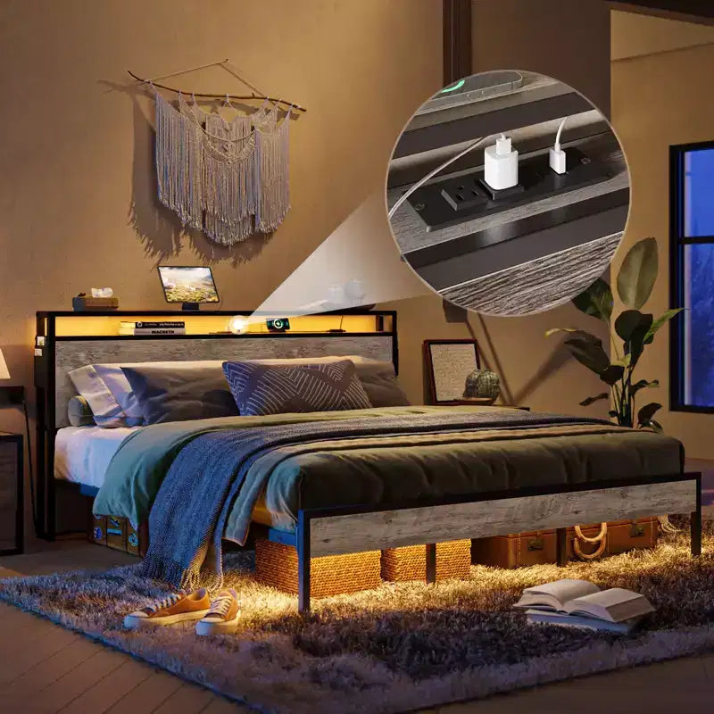 Cadre de lit King Size Bestier, plateforme de lit en métal avec tête de lit de rangement en bois, lumières LED et station de recharge