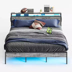 Cadre de lit King Size Bestier, plateforme de lit en métal avec tête de lit de rangement en bois, lumières LED et station de recharge