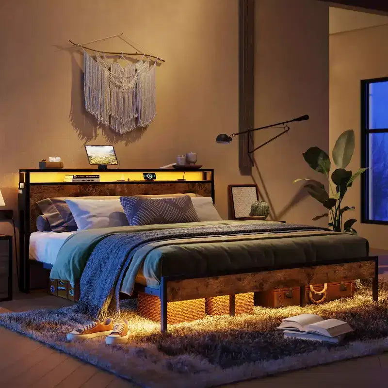 Cadre de lit King Size Bestier, plateforme de lit en métal avec tête de lit de rangement en bois, lumières LED et station de recharge