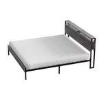 Cadre de lit King Size Bestier, plateforme de lit en métal avec tête de lit de rangement en bois, lumières LED et station de recharge