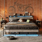 Cadre de lit King Size Bestier, plateforme de lit en métal avec tête de lit de rangement en bois, lumières LED et station de recharge