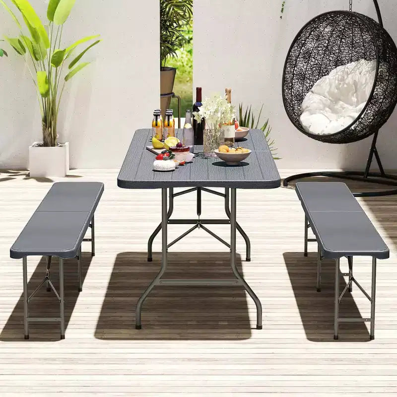 Table pliante portable Costway 6 pi avec plateau en PEHD aspect bois, mécanisme de verrouillage sécurisé, gris/marron