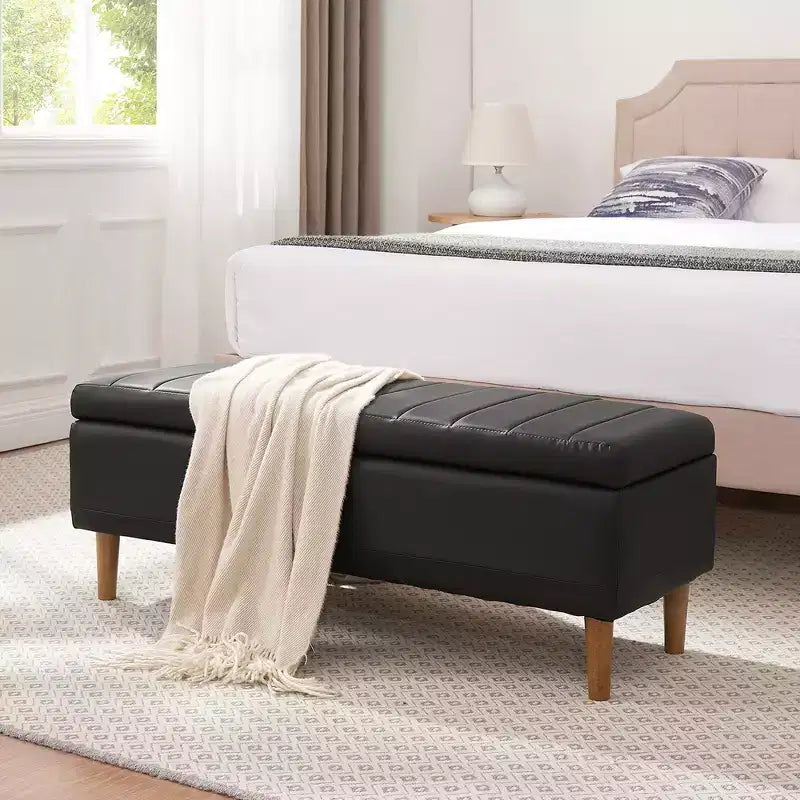 Banc de rangement VECELO moderne en similicuir souple, Ottoman 44 avec espace de rangement profond de 6,1 po pour le salon ou la chambre, facile à nettoyer, Noir