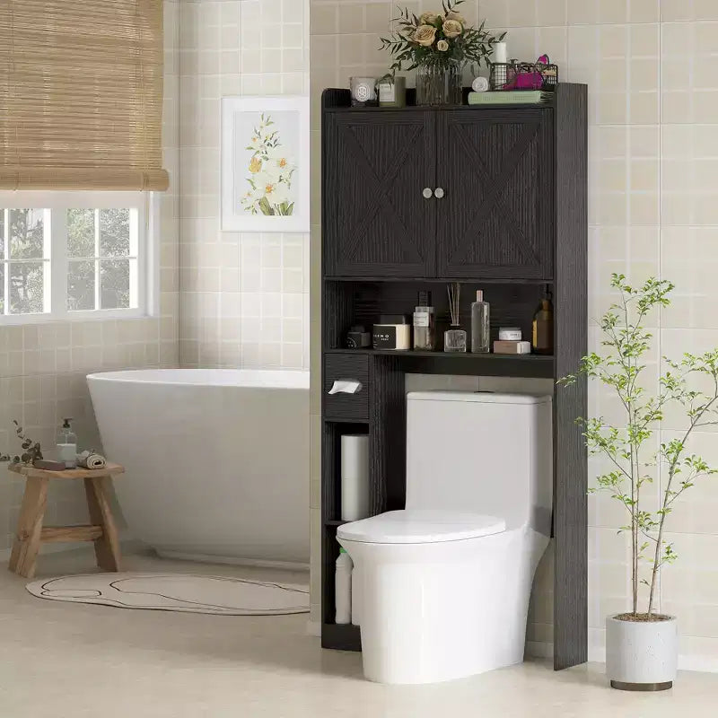 Meuble de rangement WC HOMCOM, organiseur de salle de bain de style ferme avec portes de grange, étagère réglable, porte-rouleau de papier toilette