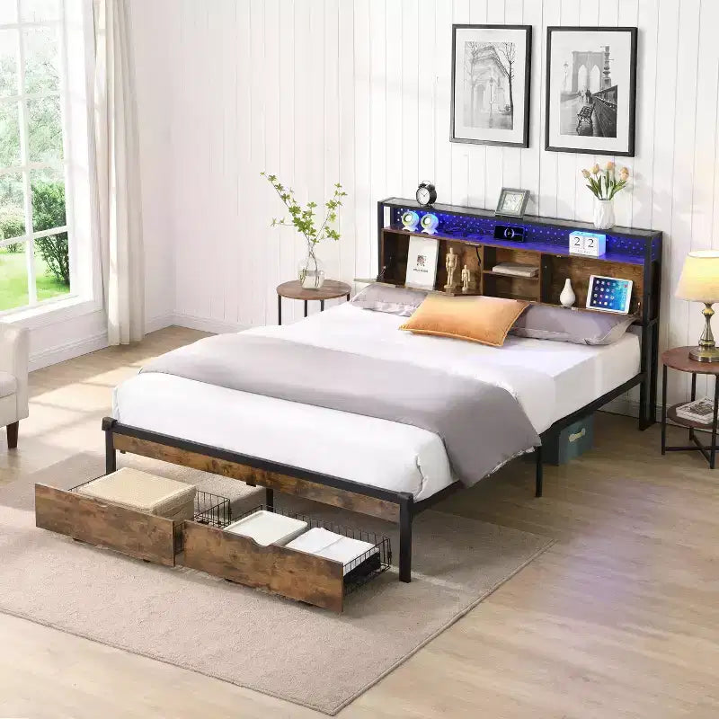 Cadre de lit en métal Okak Queen avec tête et pied de lit en bois, cadre de lit plateforme avec station de recharge USB, lumières LED pour chambre, noir et marron