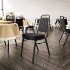 Lot de 4 chaises de banquet empilables à dossier trapézoïdal de la série HERCULES de Flash Furniture