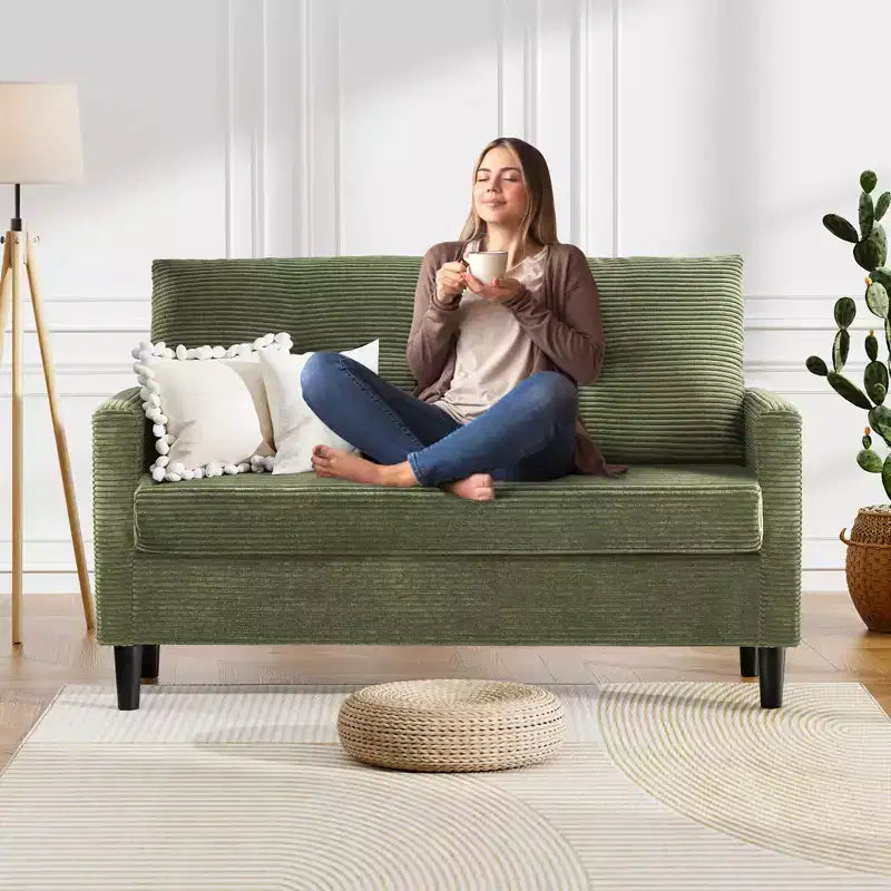 Dyonery 50 Canapé deux places en velours côtelé beige avec cadre en bois massif pour salon, petit canapé confortable avec assise profonde et coussin à ressorts, assemblage sans outils