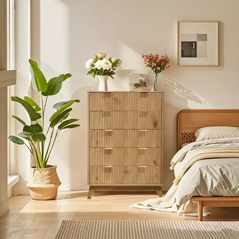 Commode 5 tiroirs cannelée, commode haute et moderne de 120 cm, design à profil incurvé, organiseur de tiroirs en bois