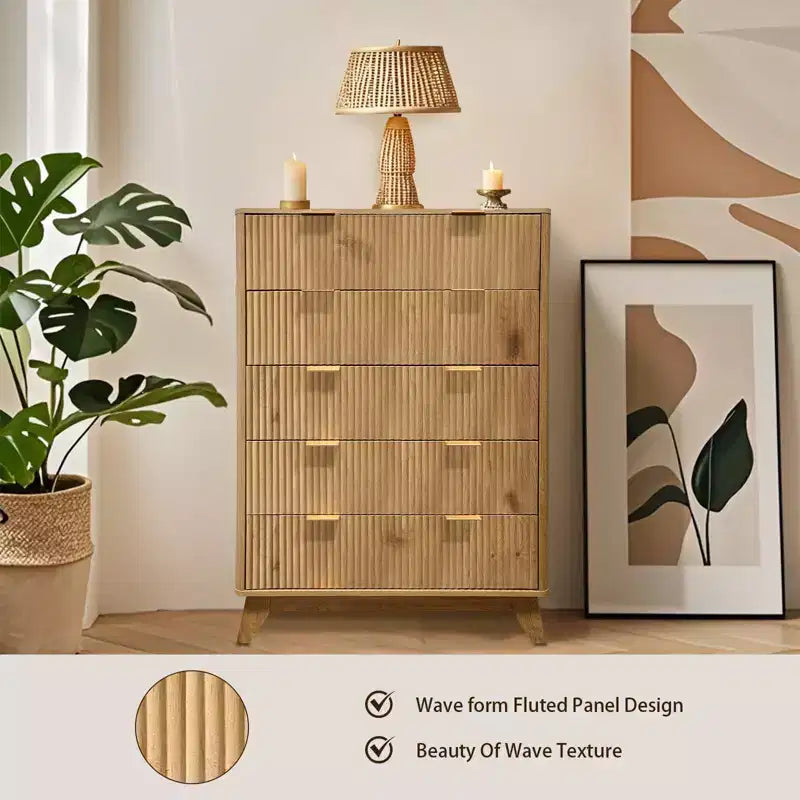 Commode 5 tiroirs cannelée, commode haute et moderne de 120 cm, design à profil incurvé, organiseur de tiroirs en bois