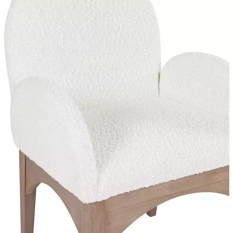 Meridian Furniture, Chaise de salle à manger Waldorf en tissu bouclé