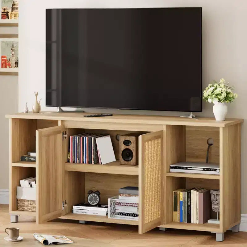 Meuble TV Bohème GustoWave pour téléviseurs jusqu'à 70 pouces, console multimédia avec portes en rotin et étagères ouvertes pour salon, naturel