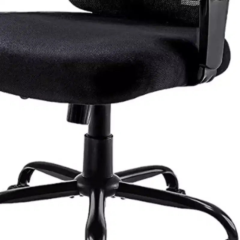 Chaise de bureau de direction HomeRoots noire en tissu mesh et acier, réglable, pivotante et à roulettes