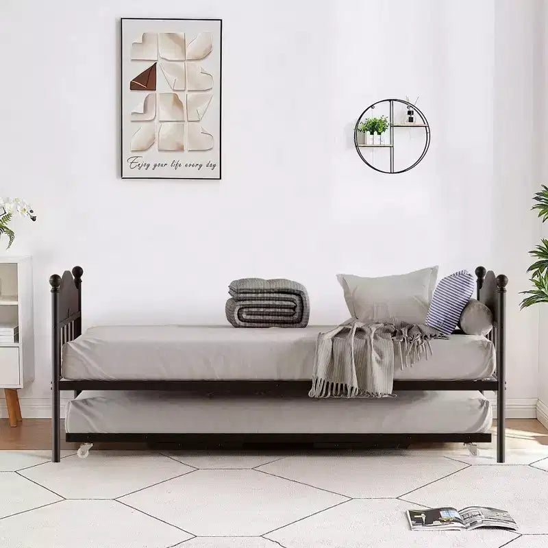 Lit de repos avec lit gigogne, lit de repos double en métal, cadre de lit de repos avec lit gigogne pliable, plateforme à lattes en acier robuste pour salon, chambre à coucher