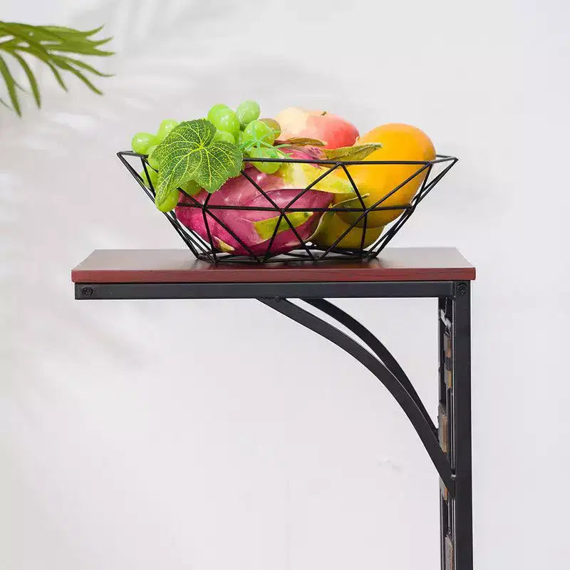 Table d'appoint en forme de C à couche unique, démontée et assemblée, avec plateau en panneau de densité marron, cadre en fer thermolaqué noir et motif de gravier