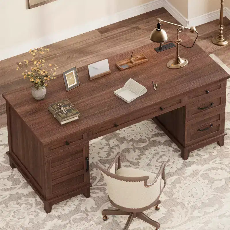 Bureau de direction Garvee avec tiroirs, bureau d'ordinateur de style rustique avec station de charge, bureau d'écriture en bois de 60 pouces avec classeur de rangement