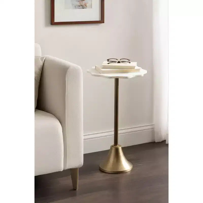 Table d'appoint Kate and Laurel Sanzo en marbre festonné et métal
