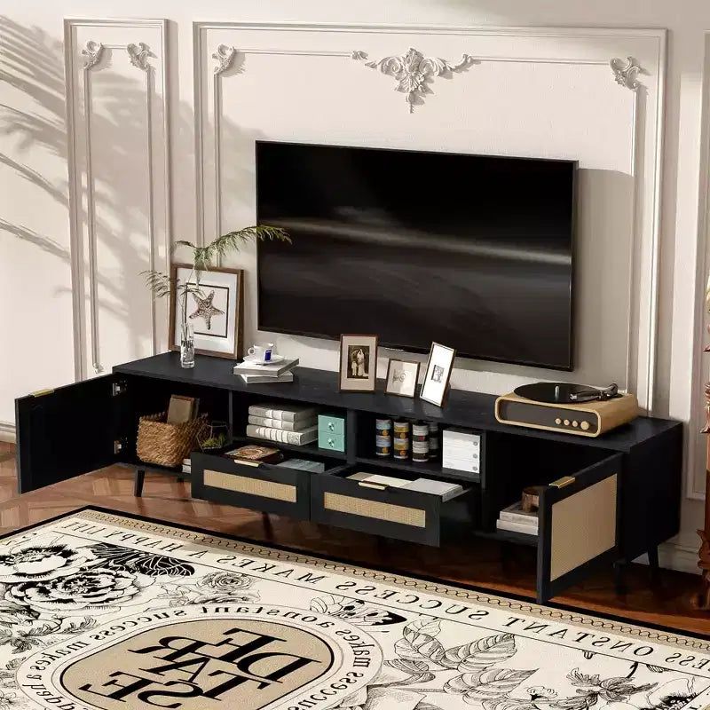 Meuble TV en rotin MAYEERTY pour téléviseurs jusqu'à 85", console média moderne de style ferme, meuble de divertissement avec pieds en bois massif pour salon