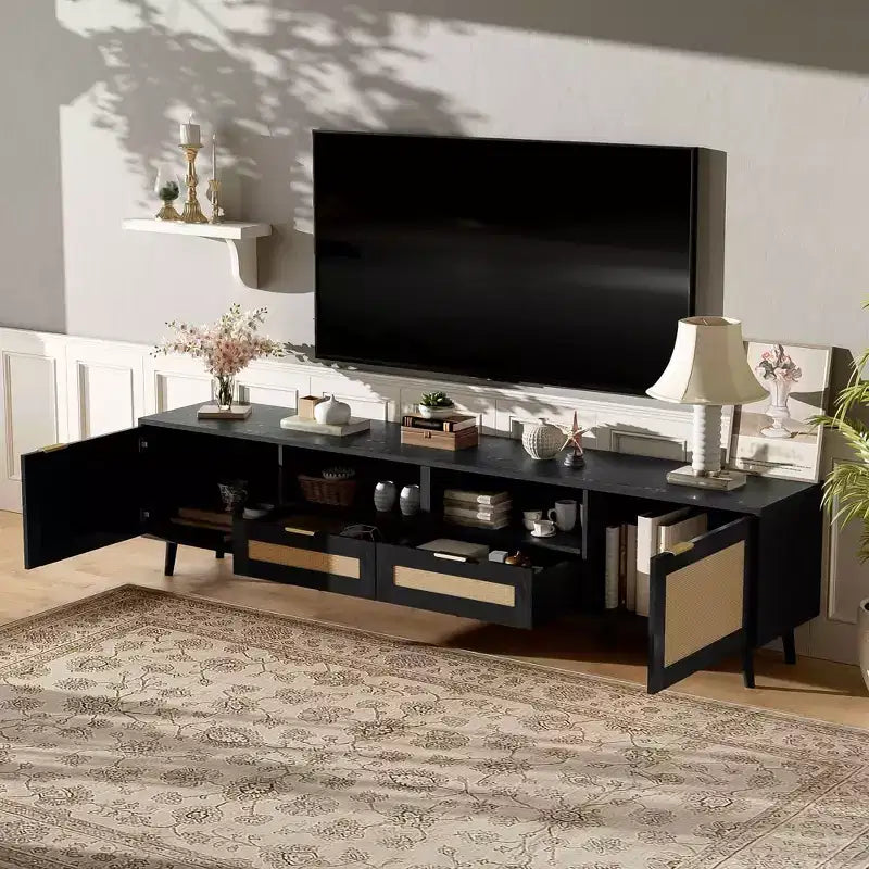 Meuble TV en rotin MAYEERTY pour téléviseurs jusqu'à 85", console média moderne de style ferme, meuble de divertissement avec pieds en bois massif pour salon