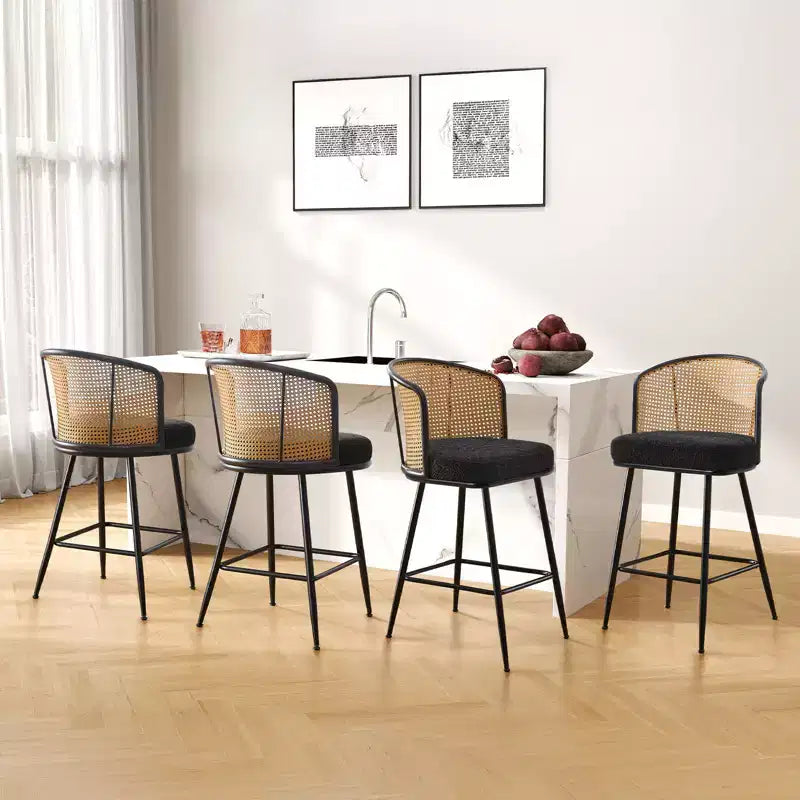 Bekrvio Lot de 2/3/4 tabourets de bar avec dossier en rotin, assise rembourrée, cadre en métal et repose-pieds, chaises de bar modernes pour îlot de cuisine, bar à domicile.