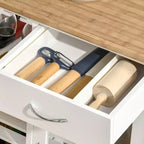 FAMYYT Dessus en bois de bambou blanc Îlot de cuisine de 48 cm avec casier à vin pour 4 bouteilles, Chariot de bar avec porte-verres à pied, Tiroir et placard