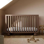 Lit de bébé convertible 5-en-1 Storkcraft Amalfi Deluxe avec barrière de protection pour tout-petits incluse