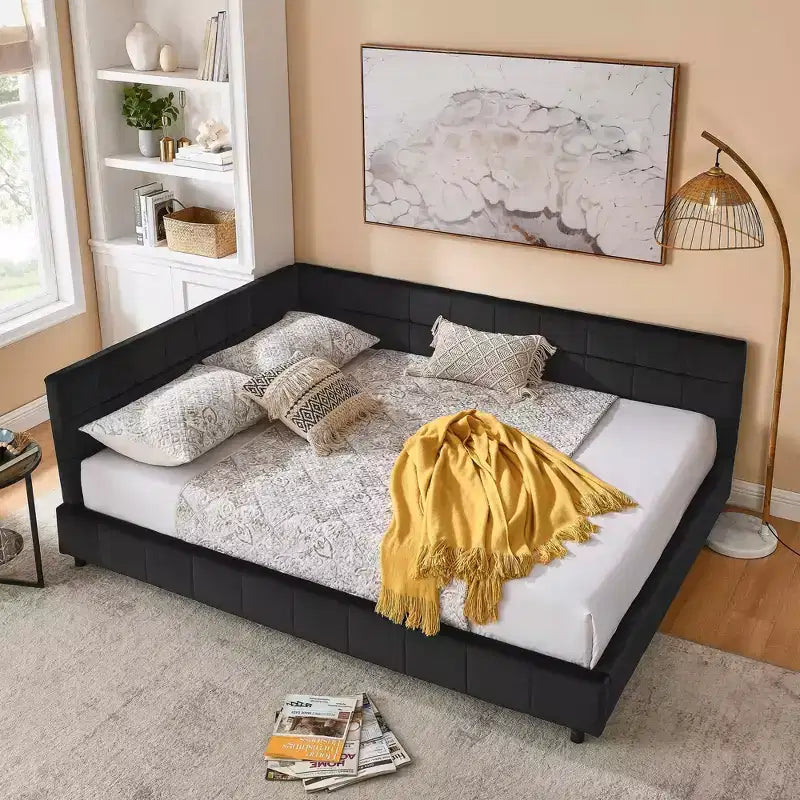 MAYEERTY Cadre de lit rembourré capitonné Queen Size avec dossier et accoudoirs en velours pour chambre à coucher Noir