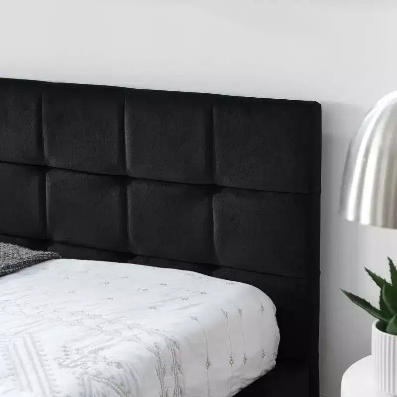 MAYEERTY Cadre de lit rembourré capitonné Queen Size avec dossier et accoudoirs en velours pour chambre à coucher Noir