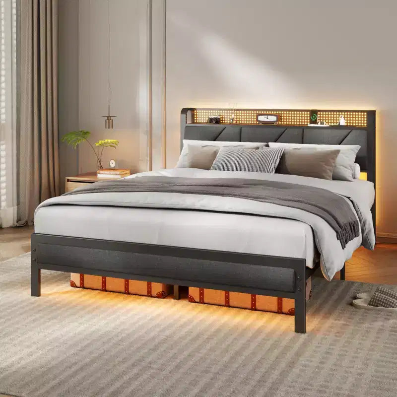 Cadre de lit plateforme Queen Size, tête de lit rembourrée, lumières LED, station de charge, support métallique robuste, pas besoin de sommier tapissier, chambre moderne USB