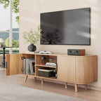 Meuble TV 55 pouces pour chambre et salon, meuble TV en chêne pour téléviseur 65 pouces, meuble de rangement moderne du milieu du siècle, détails en bois cannelé, gestion des câbles