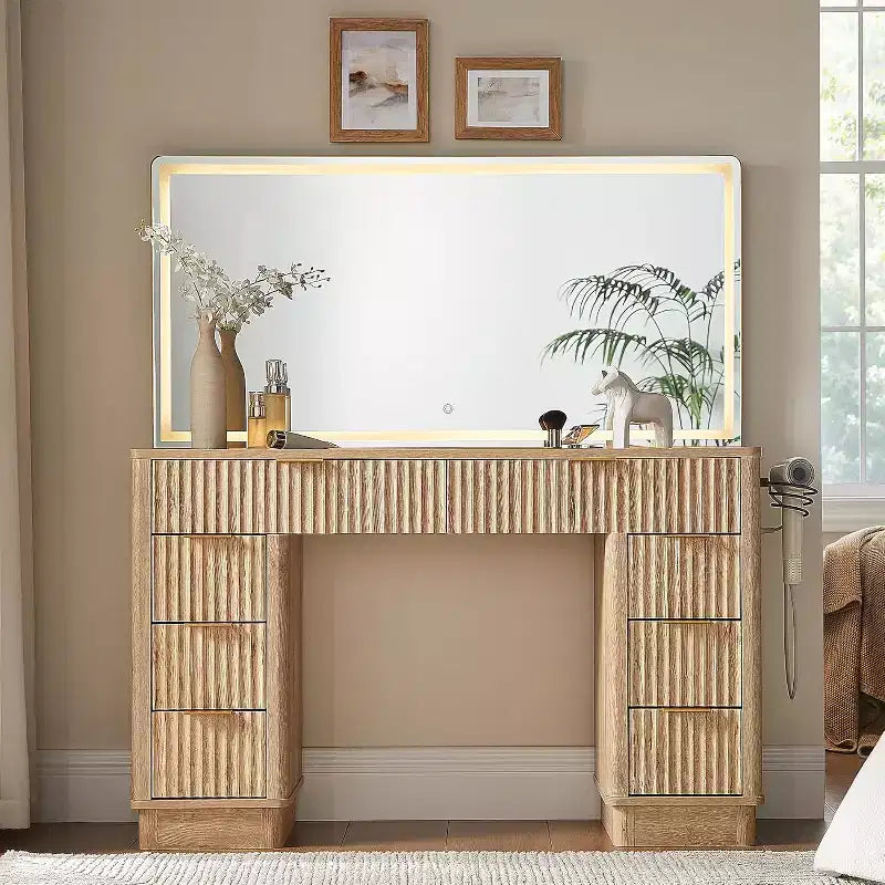 Coiffeuse à 48 cannelures avec miroir et lumières, table de maquillage moderne avec 8 tiroirs et station de charge, coiffeuse avec plateau en verre