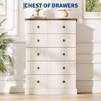 Commode haute à 5 tiroirs cannelés, commode verticale en bois avec poignées métalliques, armoire de rangement peu encombrante pour chambre à coucher, appartement, chambre d'amis.