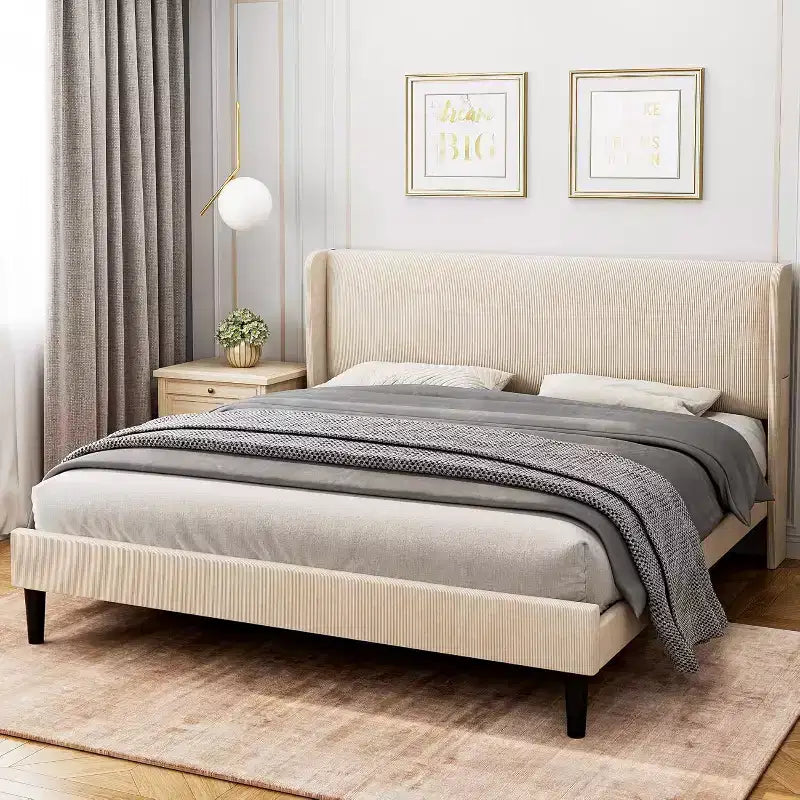 Cadre de lit avec tête de lit et oreilles, velours beige à rayures verticales, 2 poches de rangement et support à lattes en bois robuste