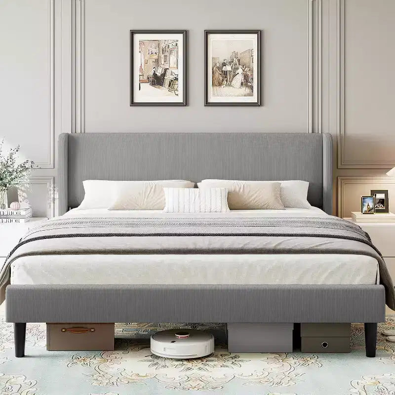 Cadre de lit avec tête de lit et oreilles, velours beige à rayures verticales, 2 poches de rangement et support à lattes en bois robuste