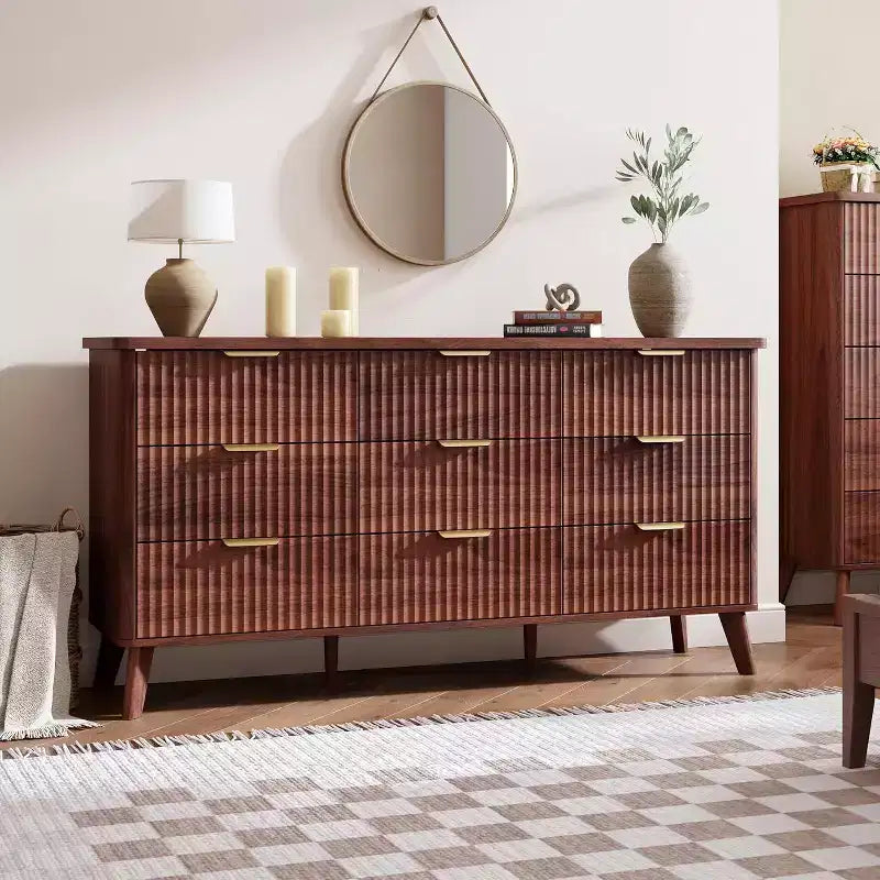Commode à 9 tiroirs pour chambre à coucher, commode de 154 cm de large avec profil incurvé, tiroirs en bois cannelé, commode moderne pour salon