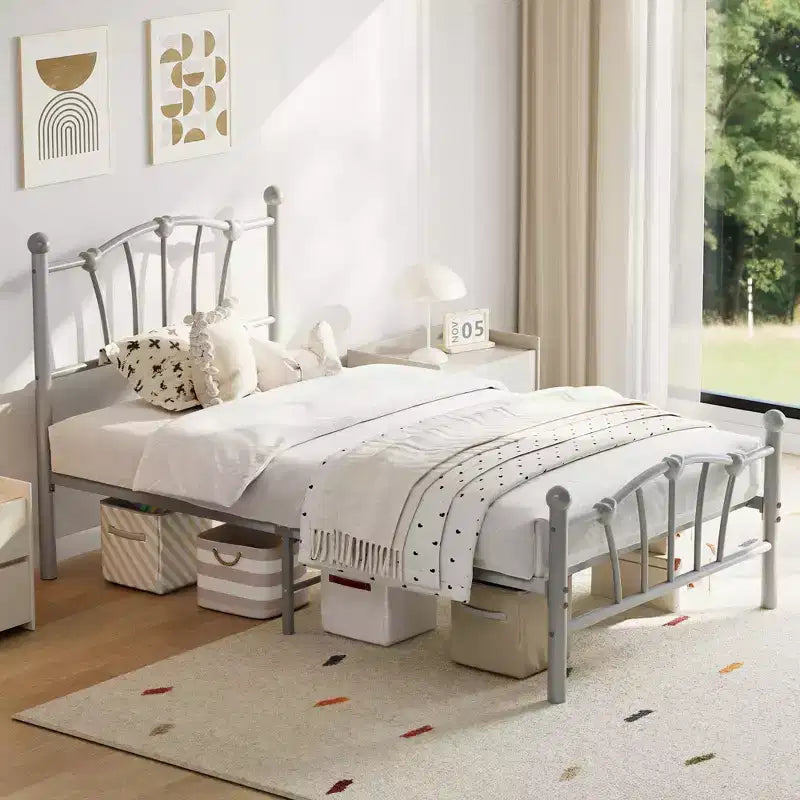 Cadre de lit plateforme en métal chic en forme de cœur - Plateforme robuste avec support à lattes, rangement sous le lit, pas besoin de sommier tapissier - Taille double, blanc