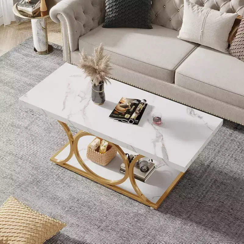 Table basse moderne Lantine de 118 cm à 2 niveaux avec plateau en faux marbre, pieds géométriques, étagère de rangement pour salon (Blanc et Or)