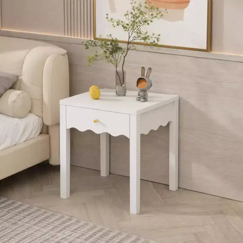 Table de chevet blanche fantaisie Table d'appoint avec tiroir et tablier ondulé – ModernLuxe