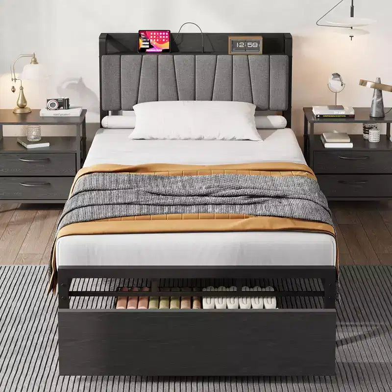 Cadre de lit double avec tête de lit de rangement, plateforme industrielle noire avec grand tiroir et station de recharge, aucun sommier tapissier requis