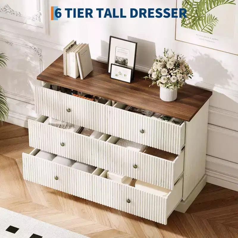Commode à 6 tiroirs pour chambre à coucher, meuble horizontal avec panneaux cannelés, rangement peu encombrant pour vêtements, blanc/marron