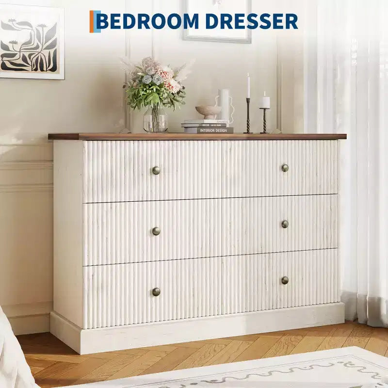 Commode à 6 tiroirs pour chambre à coucher, meuble horizontal avec panneaux cannelés, rangement peu encombrant pour vêtements, blanc/marron