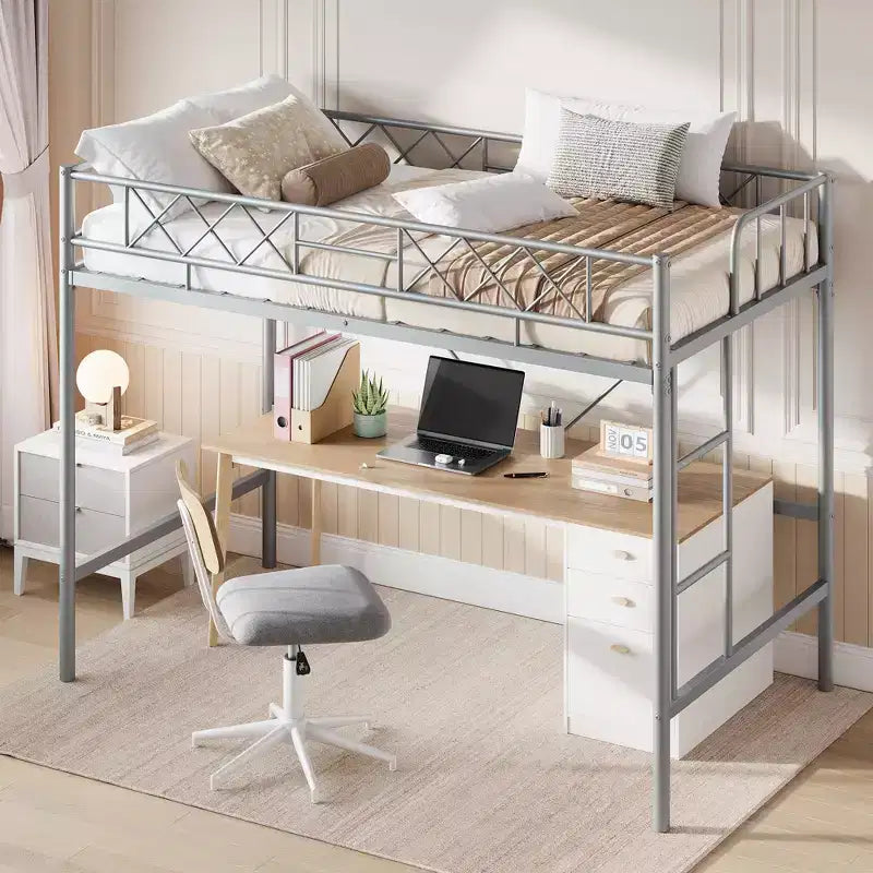 Lit mezzanine deux places avec garde-corps de sécurité arqué et échelle de sécurité, cadre en métal robuste avec lattes en acier solides, pas besoin de sommier tapissier, gain de place