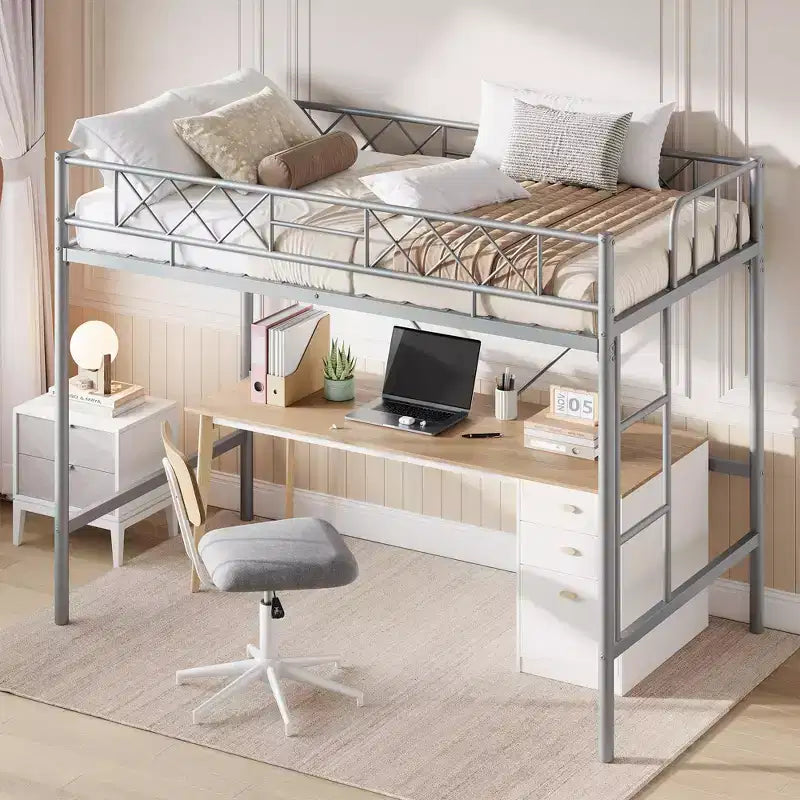 Lit mezzanine deux places avec garde-corps de sécurité arqué et échelle de sécurité, cadre en métal robuste avec lattes en acier solides, pas besoin de sommier tapissier, gain de place