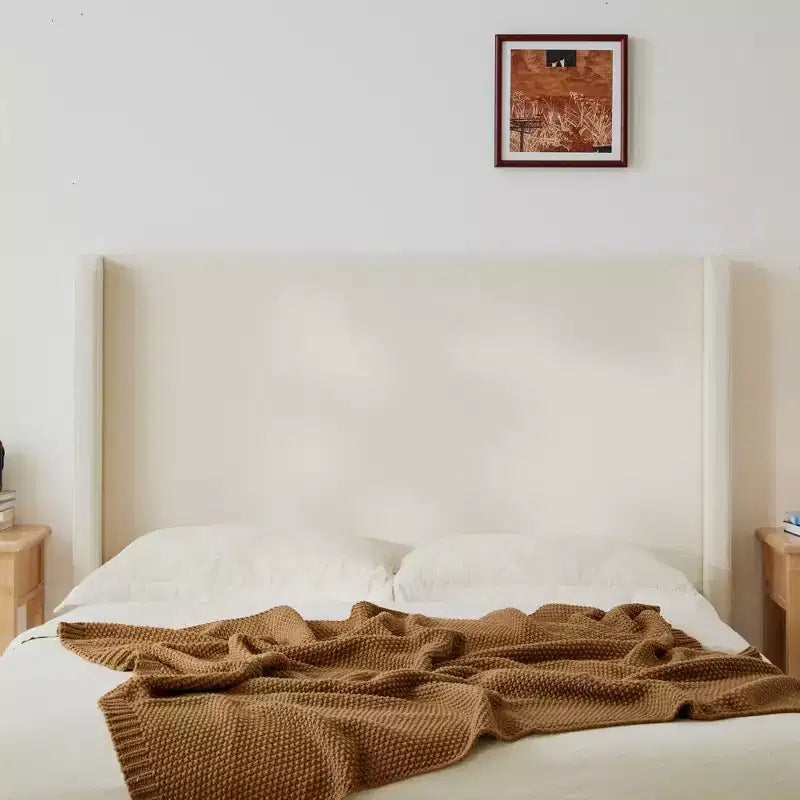 Lit de sol moderne Heino de Christopher Knight Home en tissu bouclé avec tête de lit capitonnée à oreilles