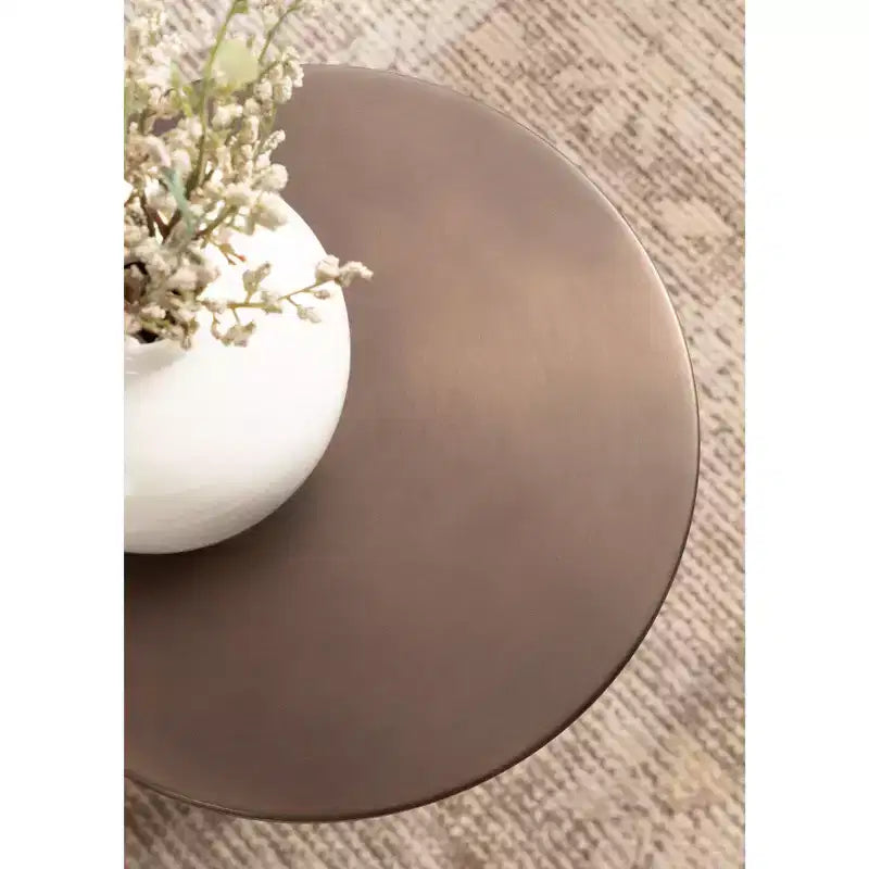 Kate et Laurel Hescott, table piédestal en métal et marbre, marron, 10x10x24